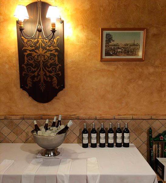 La Caseta De Antonio mesa de vinos